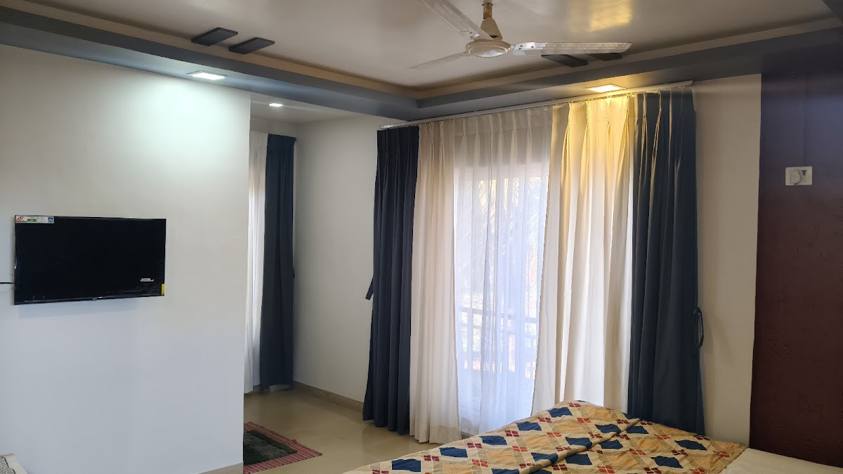 Raj Holiday Home 2