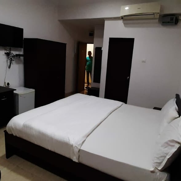 Hotel Ratnesh Premium 5