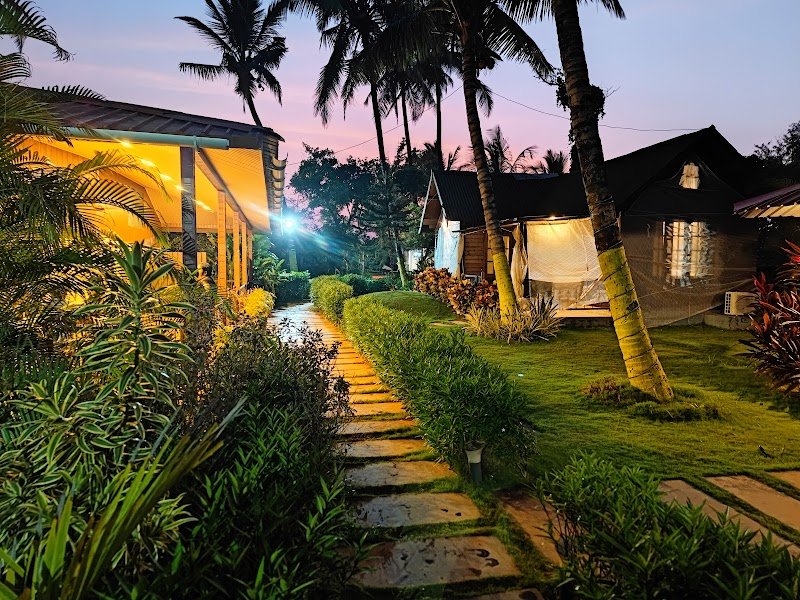 Woodvillas Beachfront Resort 4