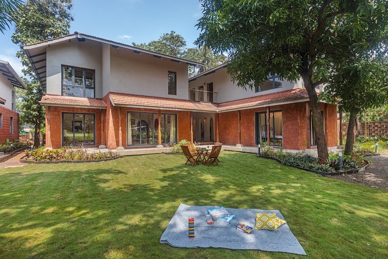 Saffronstays Amavi Beach House