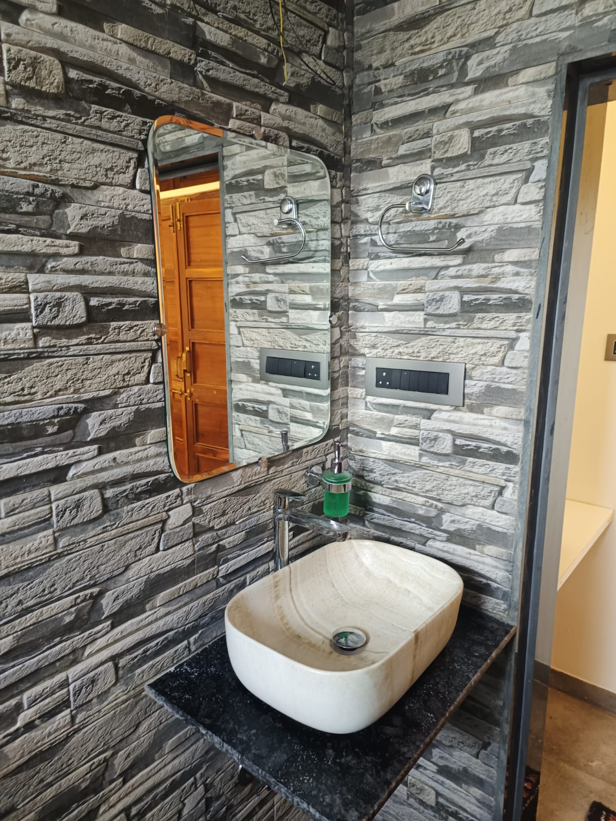 Harshveer Stay - Luxury HomeStay 3