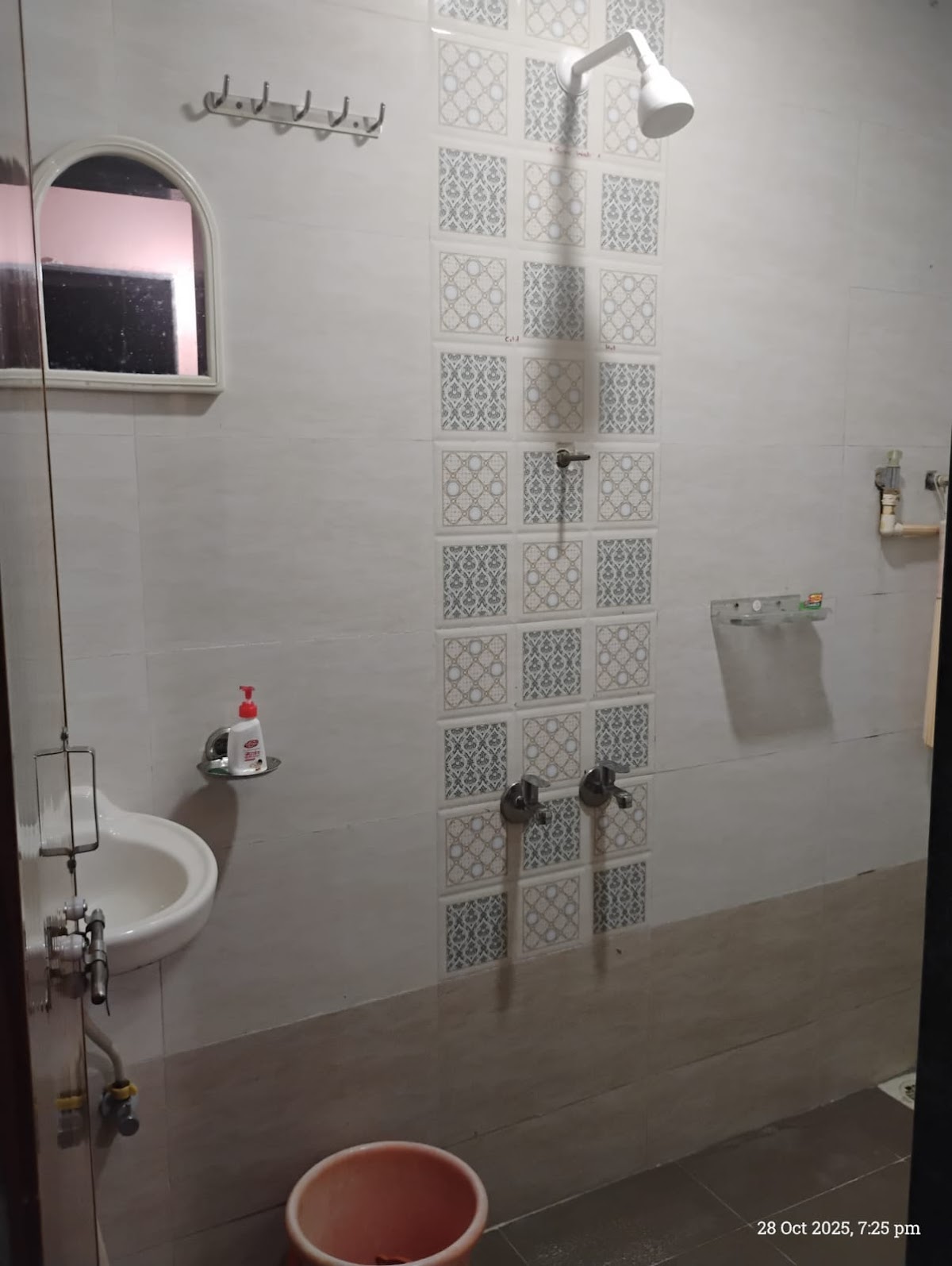 Jay Jinendra Home Stay 3