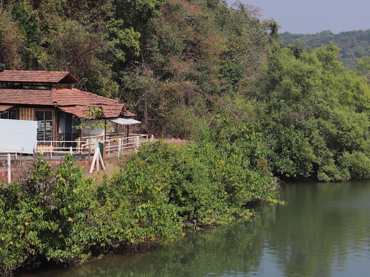 Neelkranti Backwater Guest House 4
