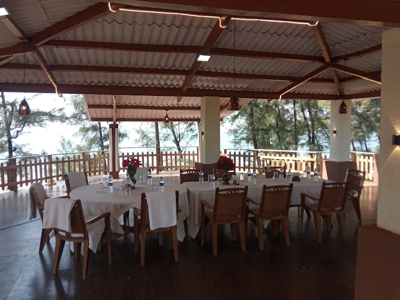 Sam & San Beach Resort 4