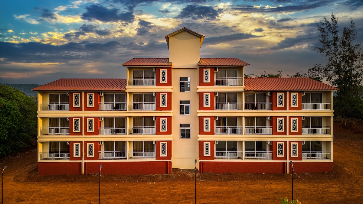 Chinar Woods Resort