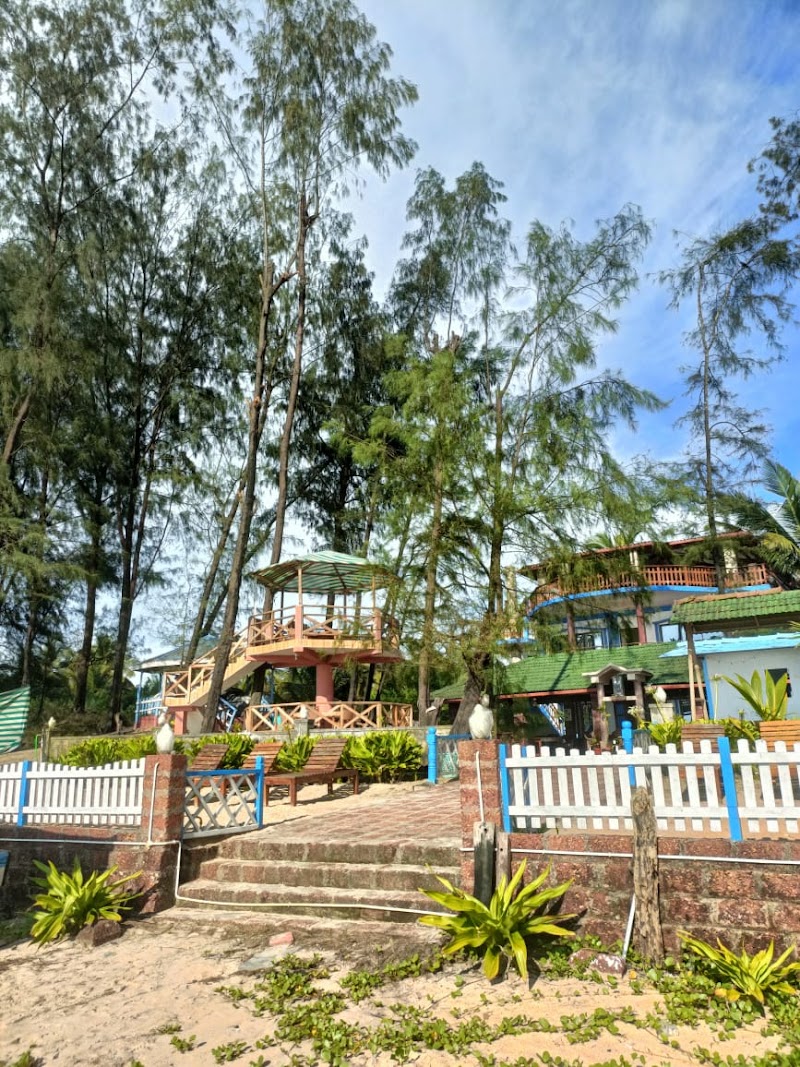 Sam & San Beach Resort