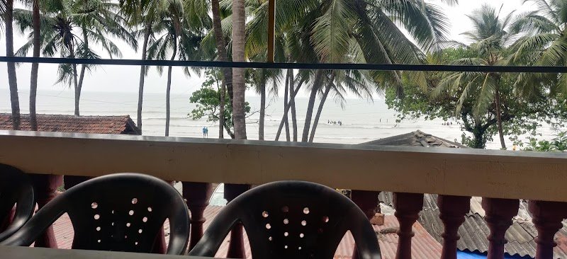 Tapsya Beach Cafe 5
